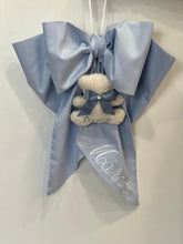 Carica l'immagine nel visualizzatore di Gallery, Le dolcezze del cuore - Fiocco Nascita Baby Bear AZZURRO