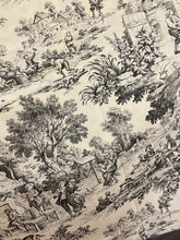 Carica l'immagine nel visualizzatore di Gallery, Tovaglia Toile de Jouy in tessuto anti-macchia