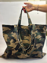 Carica l&#39;immagine nel visualizzatore di Gallery, Bag - Maxi tote bag militare
