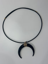Carica l&#39;immagine nel visualizzatore di Gallery, Collana calamita corno
