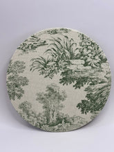 Carica l&#39;immagine nel visualizzatore di Gallery, Sottopiatto Tessuto Toile de Jouy - Verde
